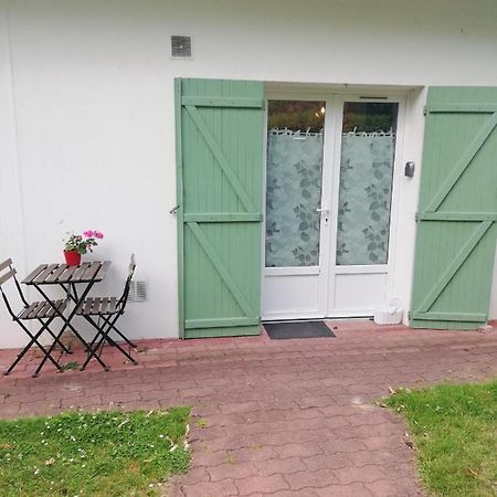 Appartement de plain pied dans la verdure Yerres Extérieur photo