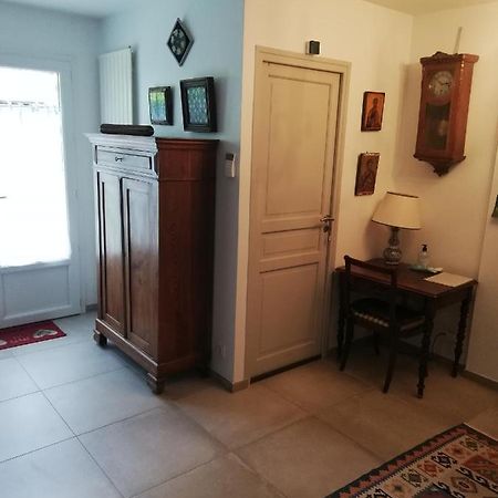 Appartement de plain pied dans la verdure Yerres Extérieur photo
